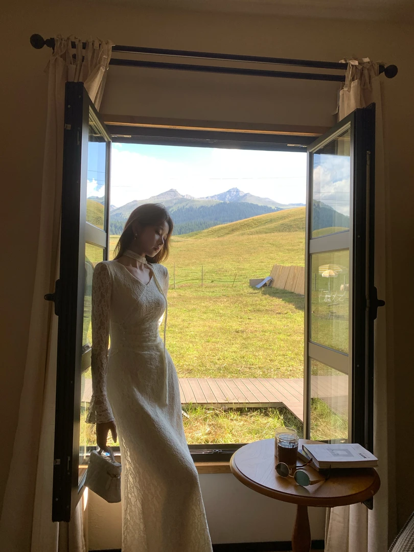 EIA一尧【月下维纳斯】气质女人清冷蕾丝显瘦连衣裙温柔大摆小众裙