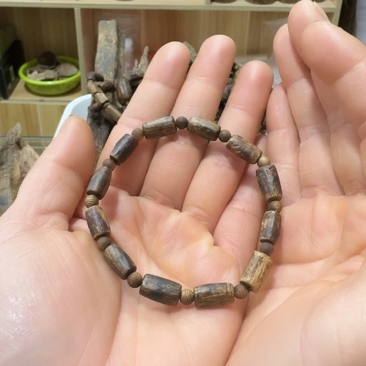 沉香手串随形树心手串随机发一