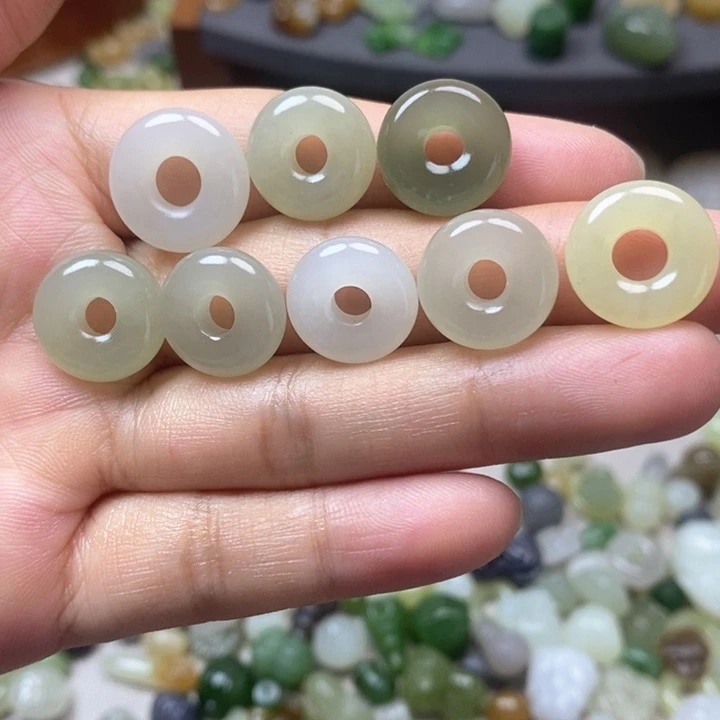 和田玉未镶嵌挂件68一个多样性发其一