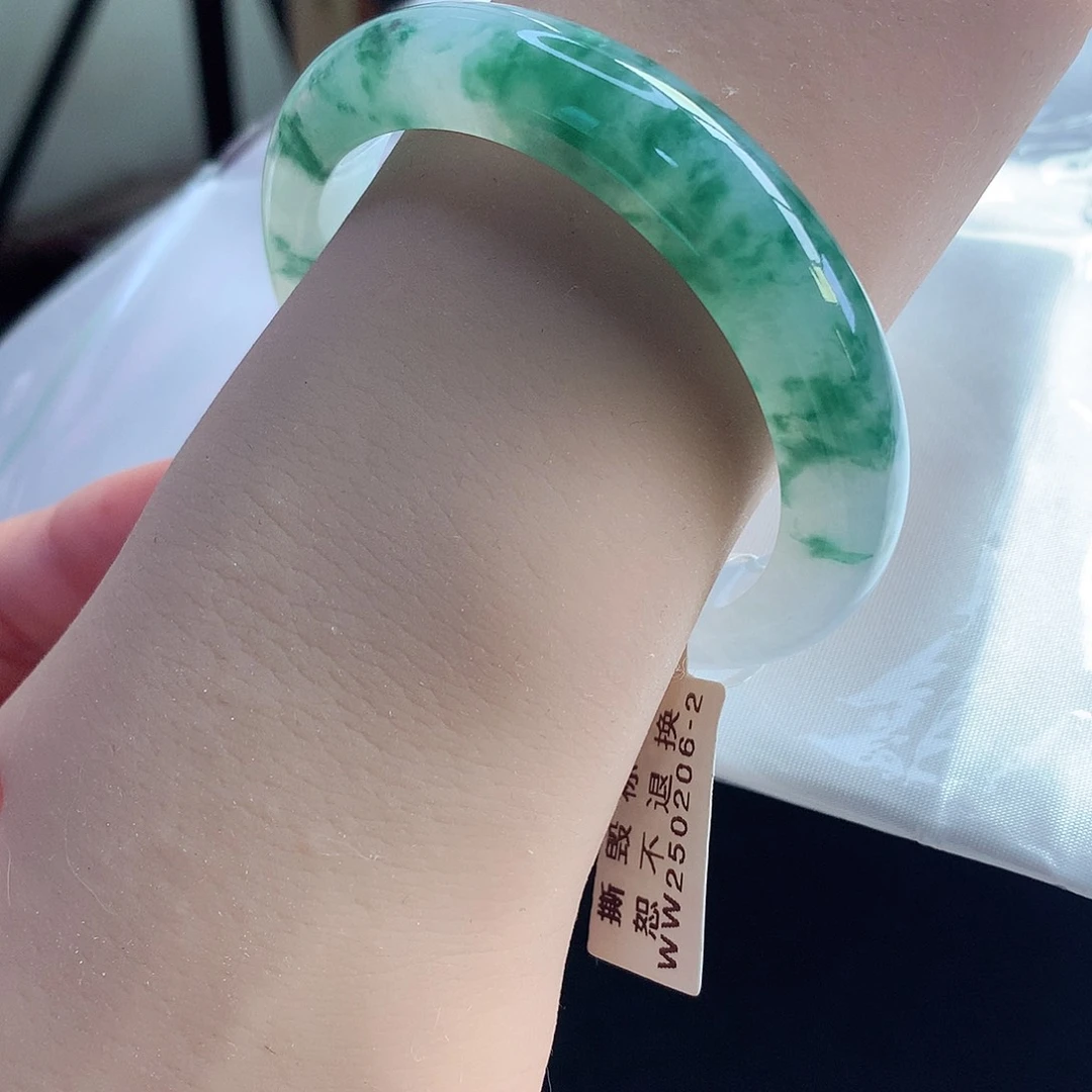 翡翠手镯未镶嵌天然A货翡翠51/52泥鳅背小手捡漏款