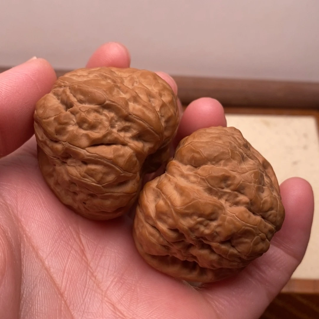 【闪购商品】把件文玩核桃边42左右