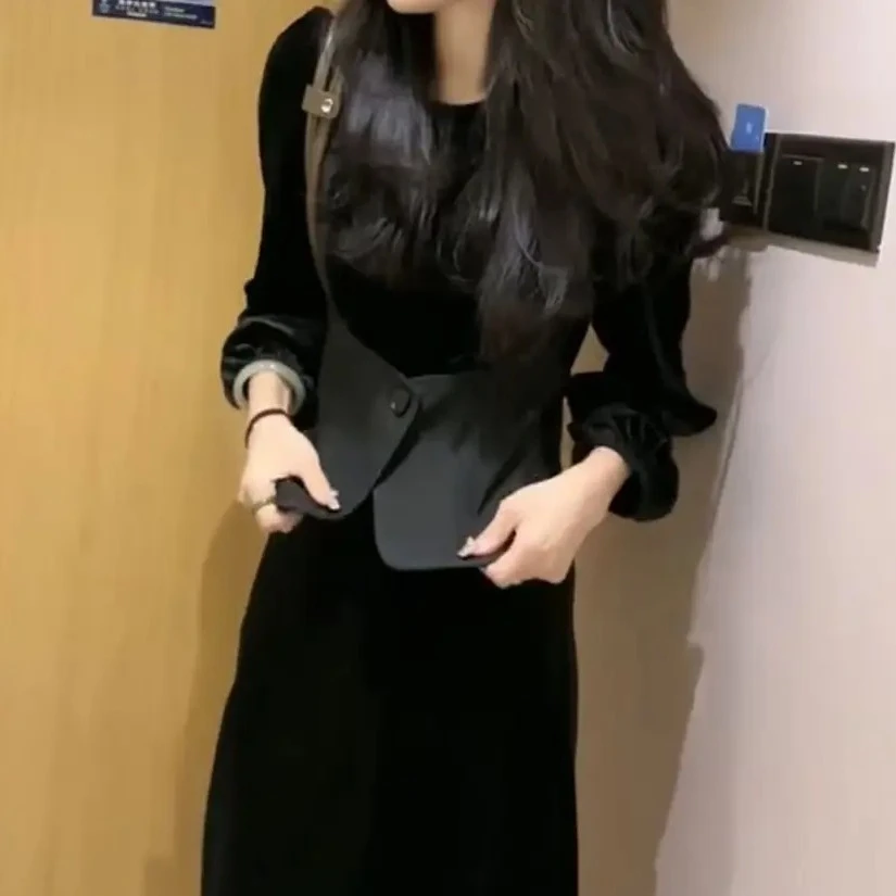 秋冬新款时尚套装显瘦黑色裙子法式女士拼接假两件丝绒上衣两件套