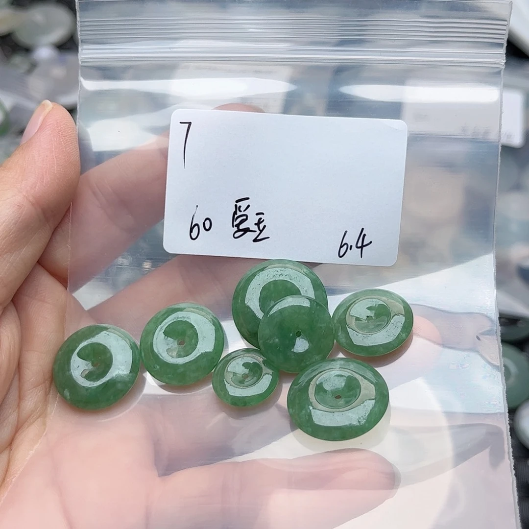 翡翠未镶嵌颈饰爱*不