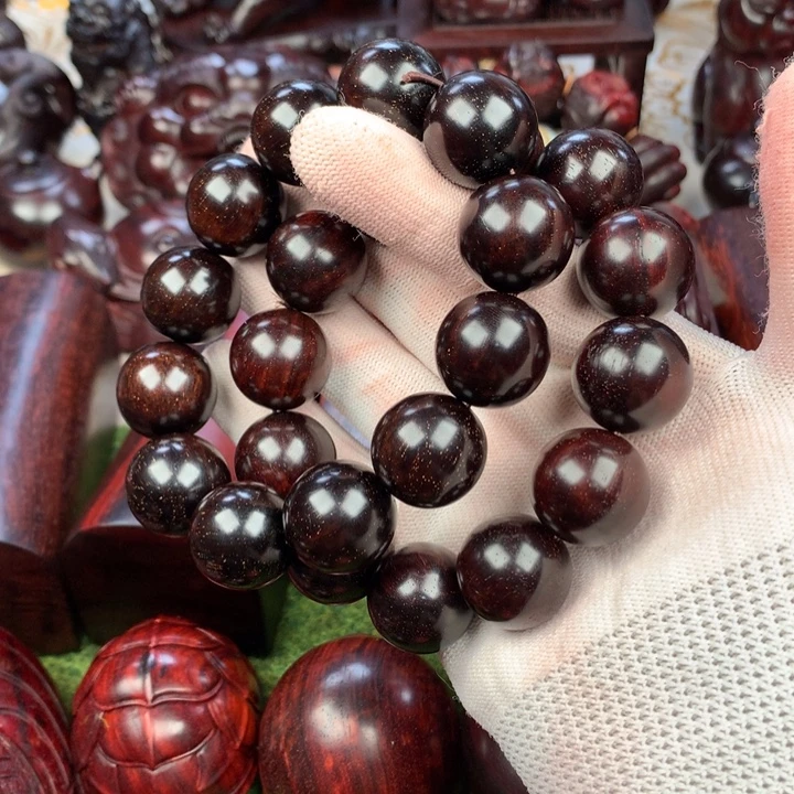 夏***热檀香紫檀（小叶紫檀）