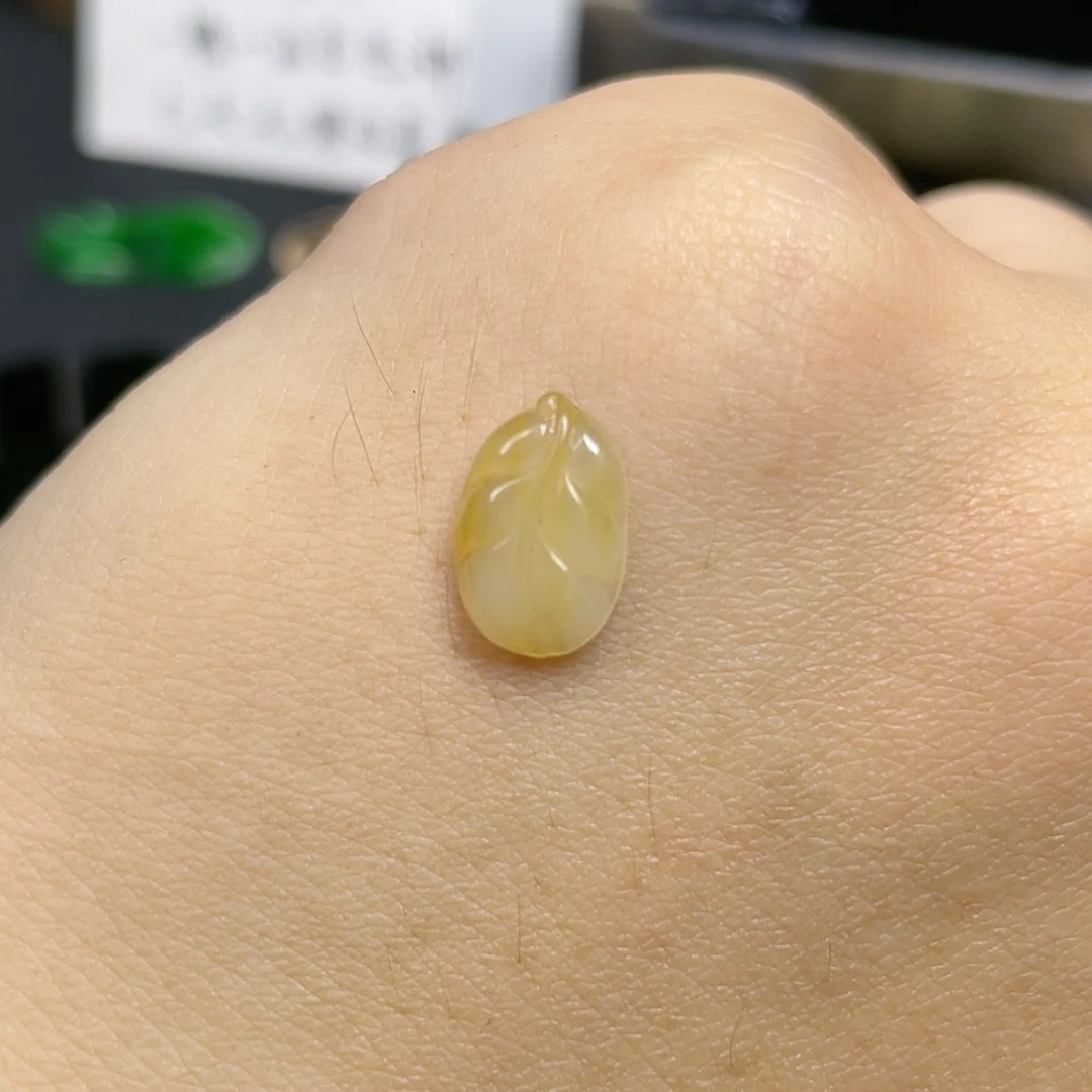 【闪购商品】颈饰未镶嵌翡翠树叶
