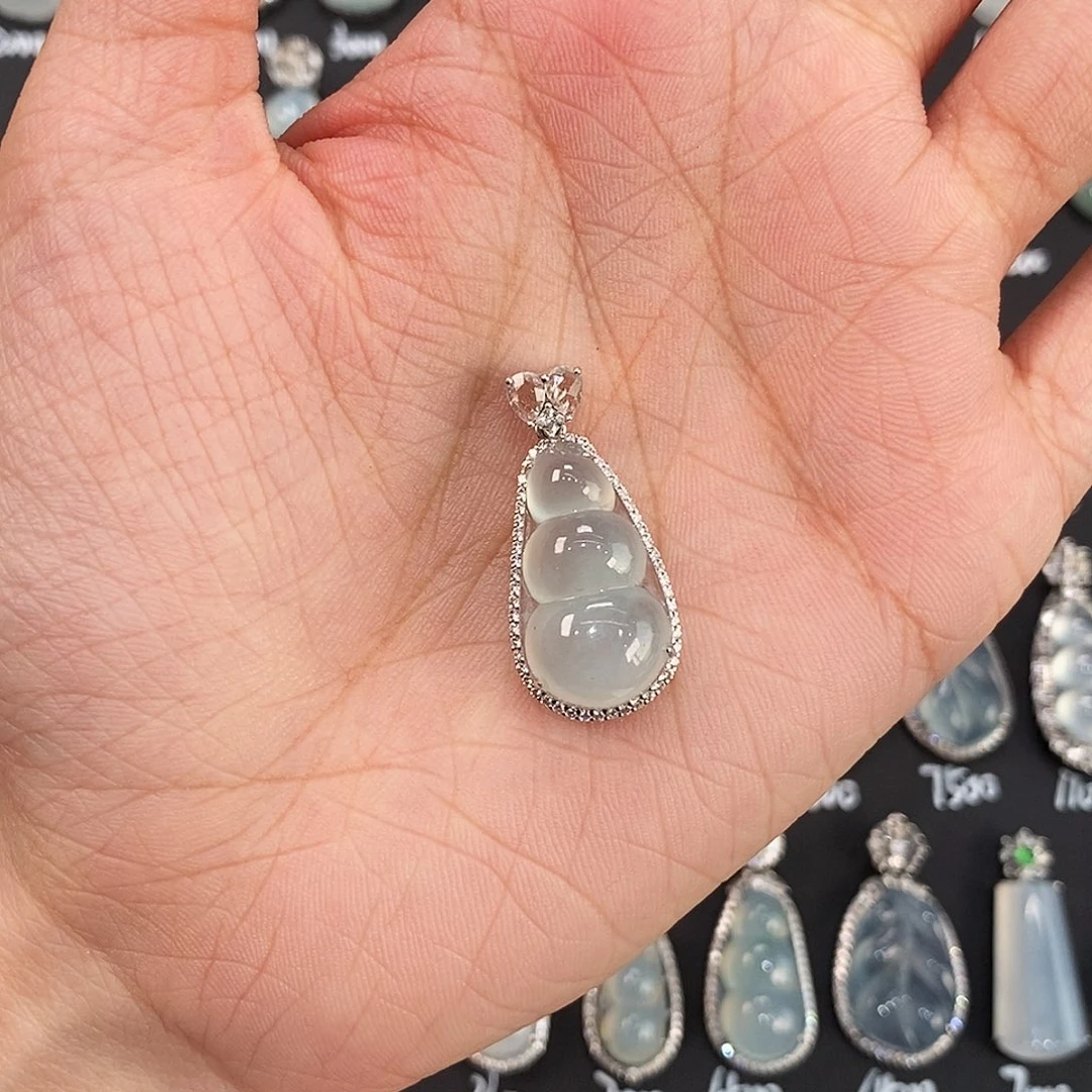 颈饰18K金镶嵌翡翠天然缅甸A货翡翠福豆