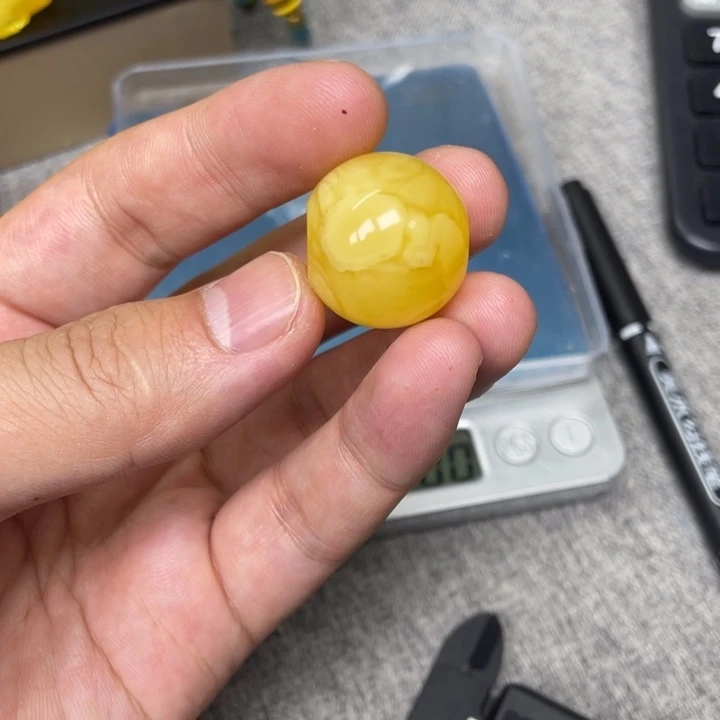 a***c琥珀未镶嵌珠宝奇石