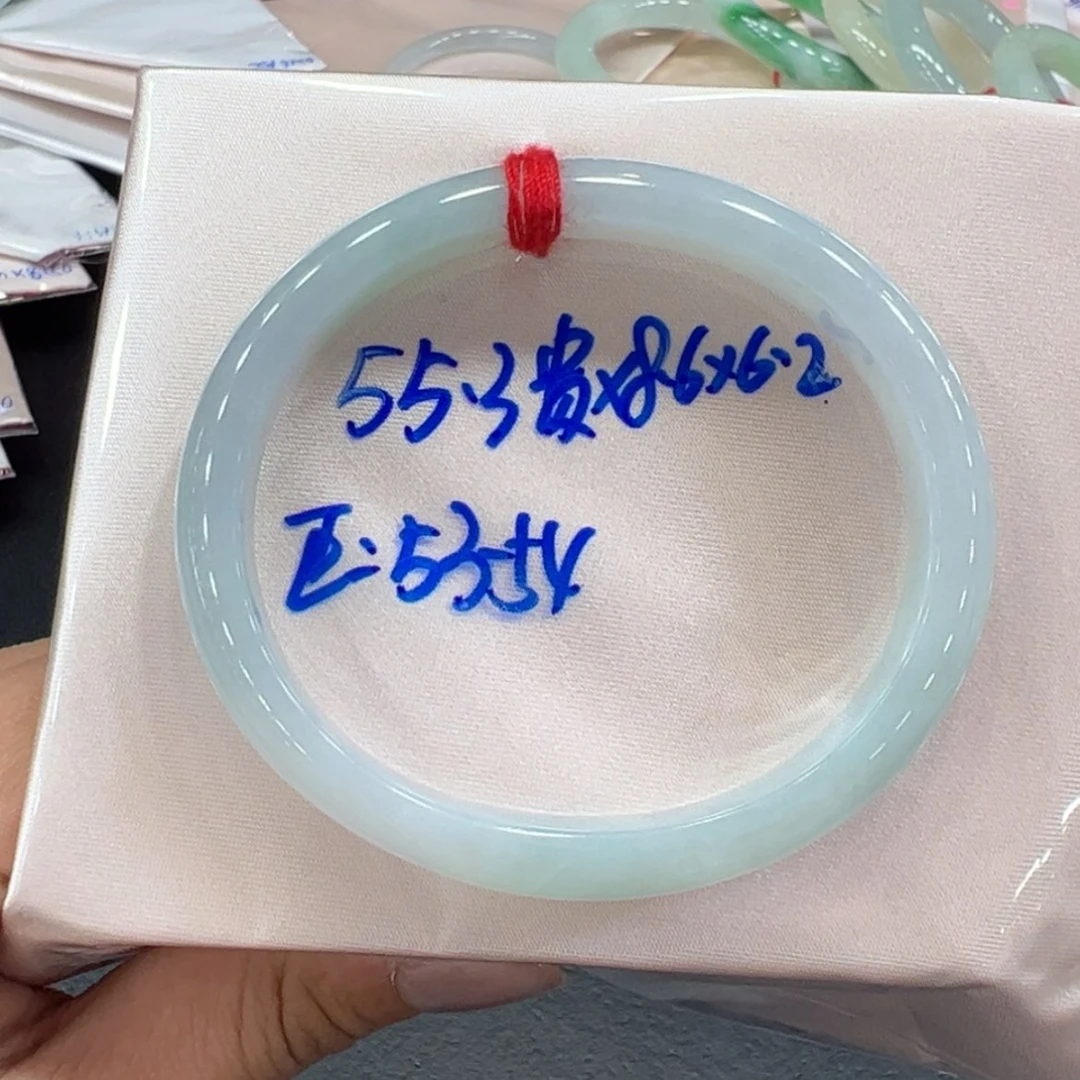 【闪购商品】翡翠手镯未镶嵌想****?手镯