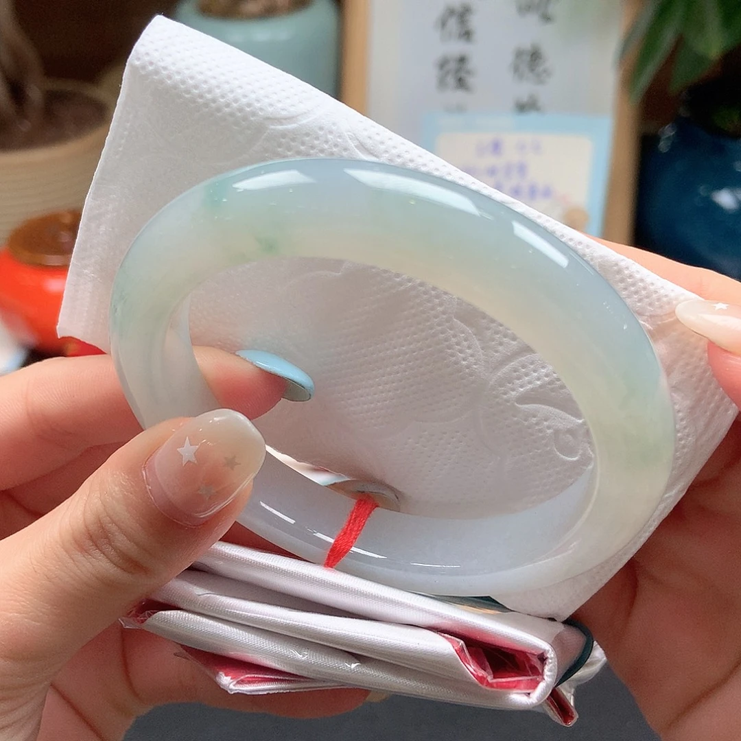 翡翠未镶嵌手镯冰胶晴绿飘花零毛孔58号
