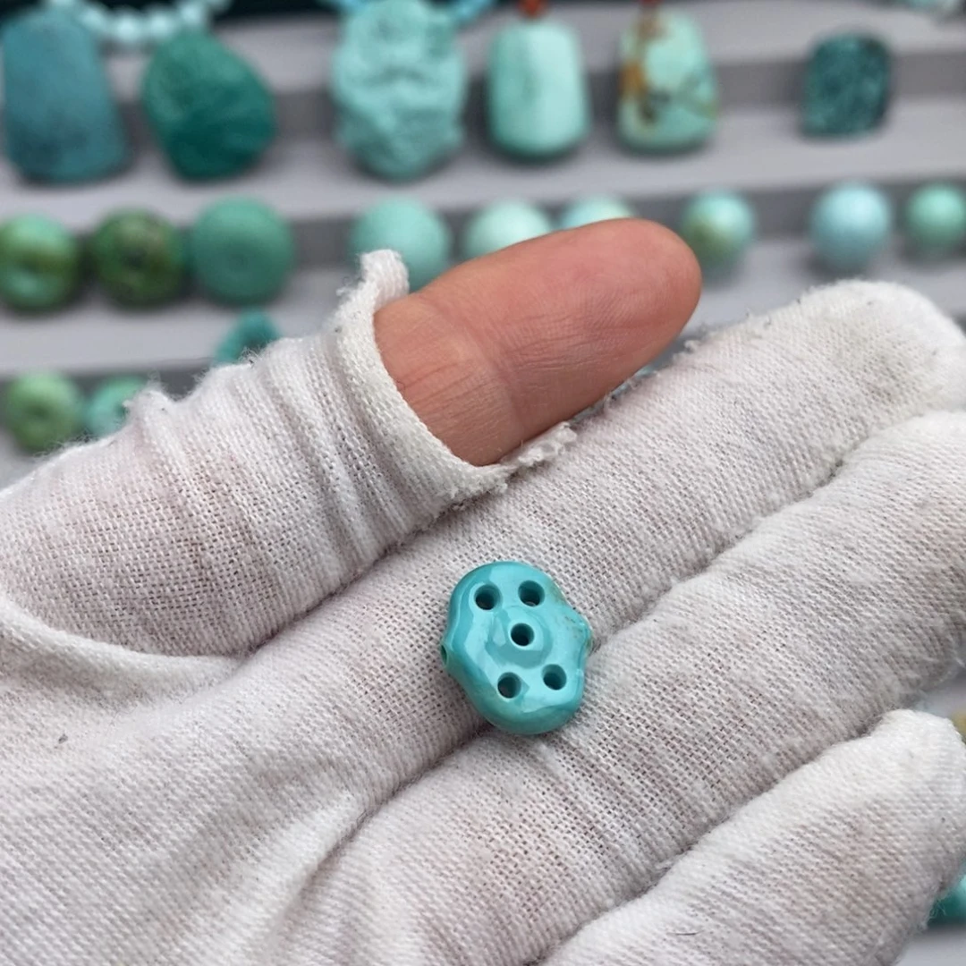 未镶嵌绿松石五孔随型