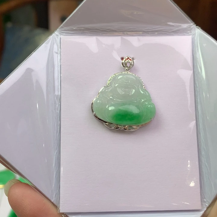 翡翠18K金镶嵌颈饰翡翠吊坠