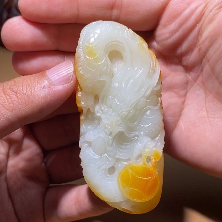 健***下和田玉未镶嵌颈饰