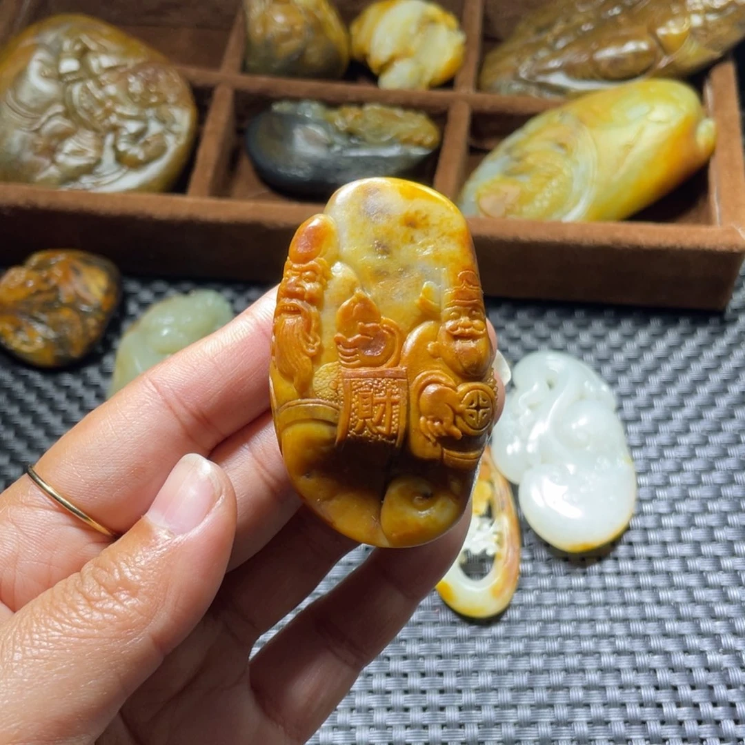 和田玉未镶嵌颈饰