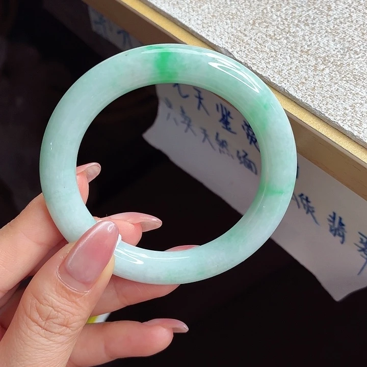 翡翠未镶嵌手镯手镯