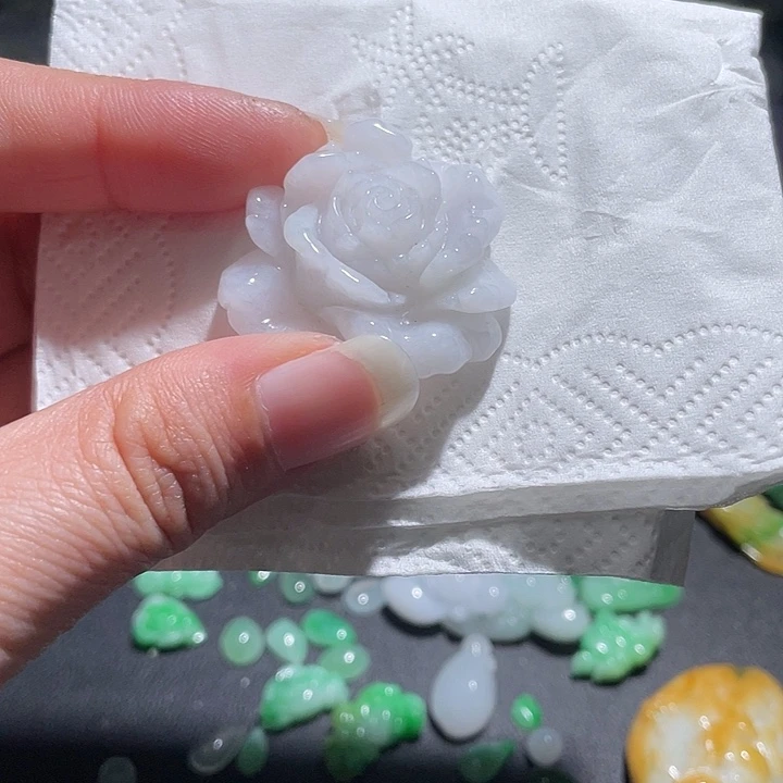 颈饰未镶嵌翡翠天