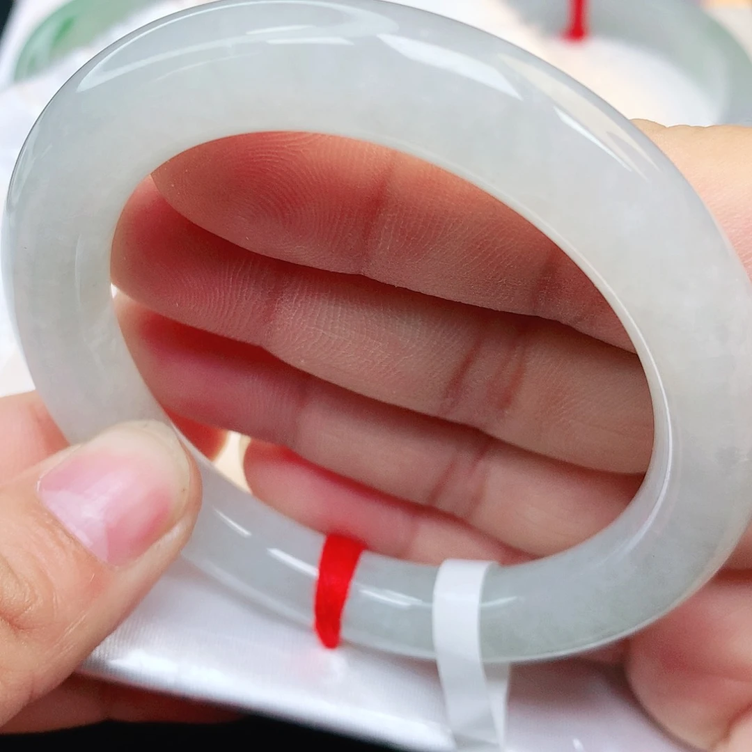 未镶嵌手镯（圆镯）翡翠纯天然A货翡翠176号