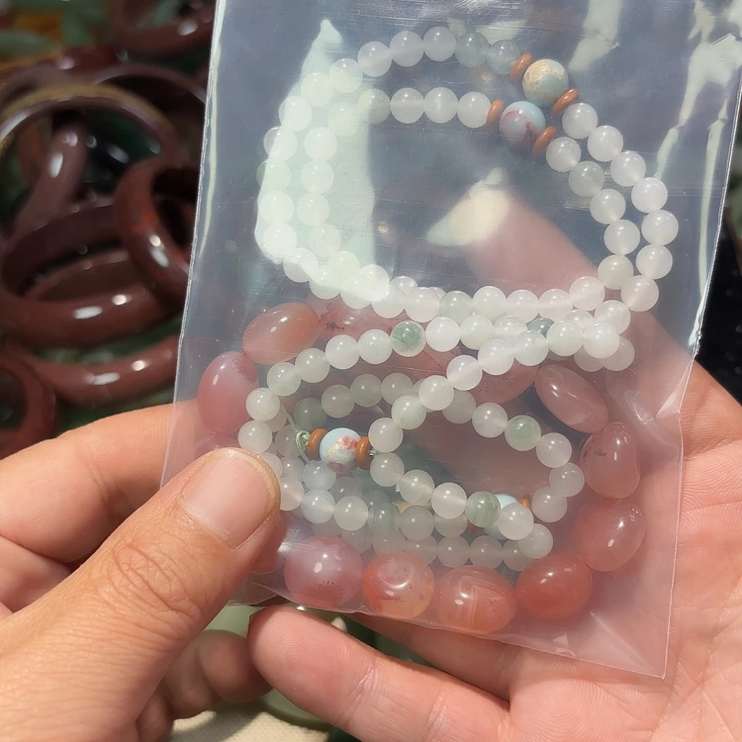 天***涯南红玛瑙未镶嵌颈饰