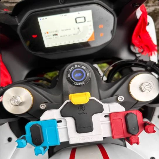 适用钱江赛600RS减震手机支架摩托车导航支架可旋转防震防止震坏