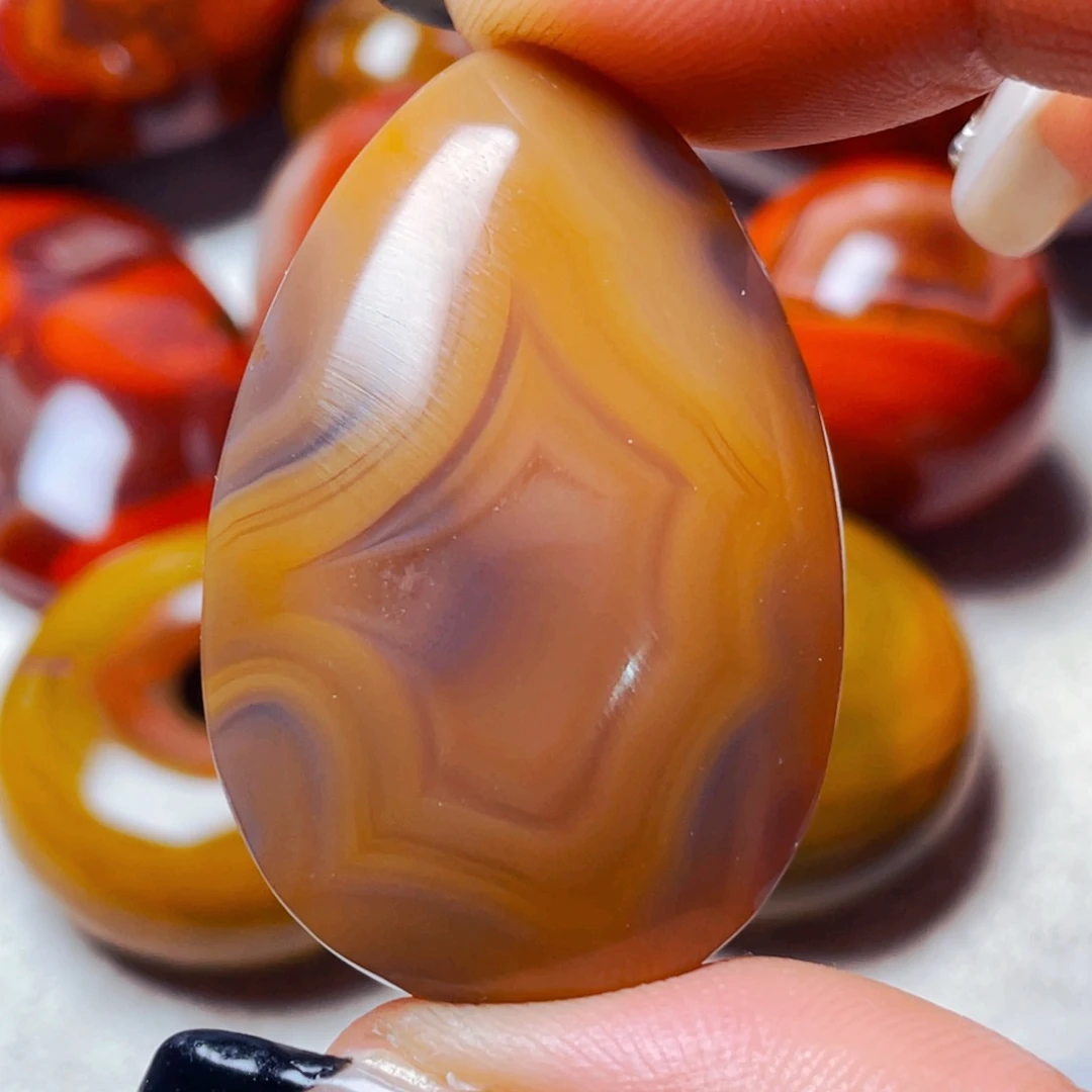 未镶嵌颈饰玛瑙/玉髓独**往