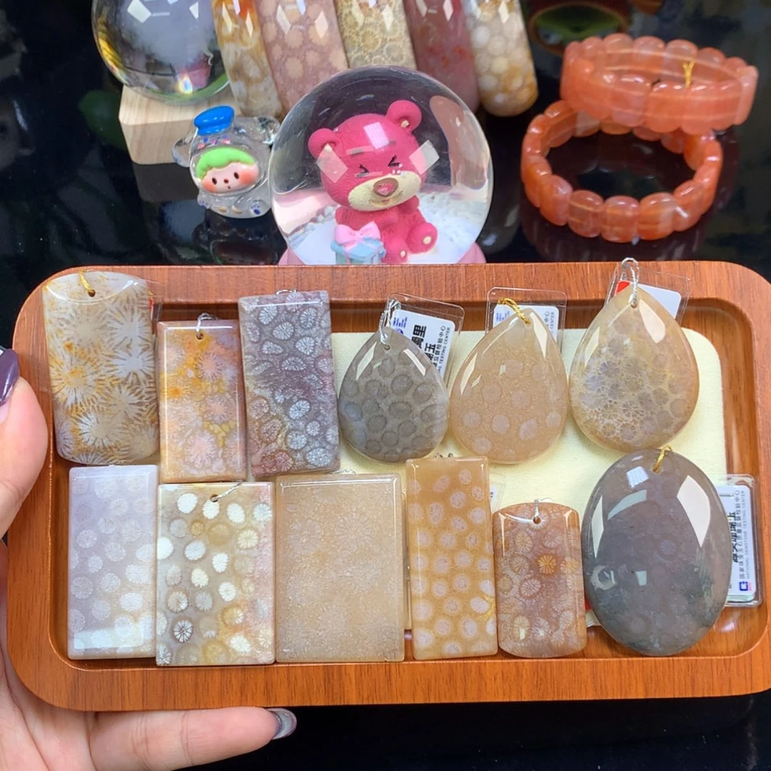 【闪购商品】颈饰未镶嵌硅化珊瑚（珊瑚玉）福利吊坠50一个（66号）