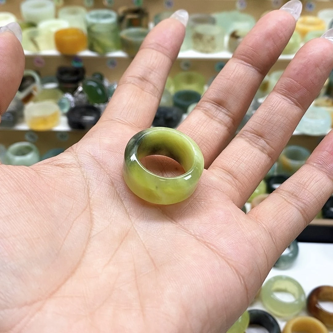 岫玉未镶嵌天然玉石吃****薯