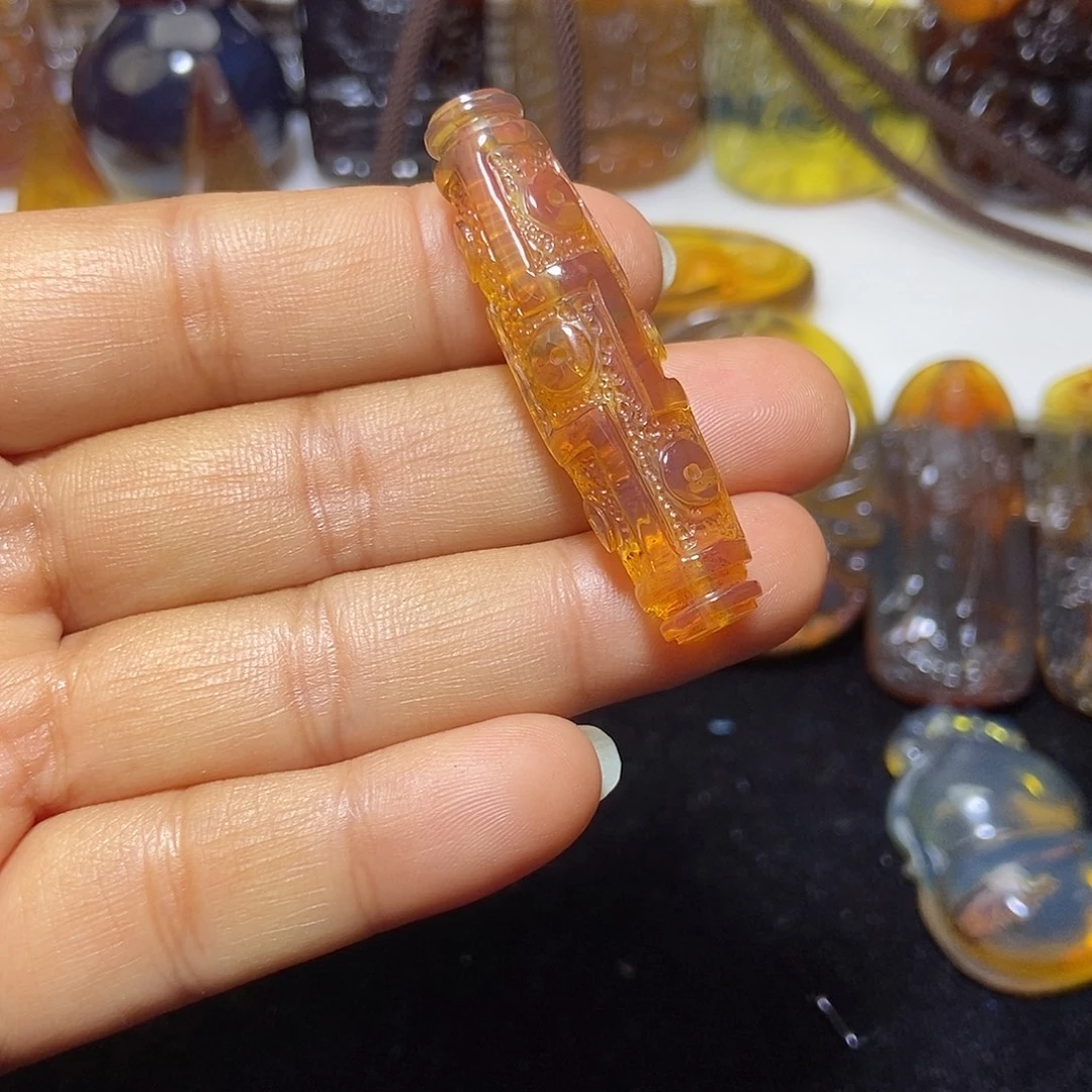 琥珀未镶嵌颈饰缅甸天然琥珀吊坠