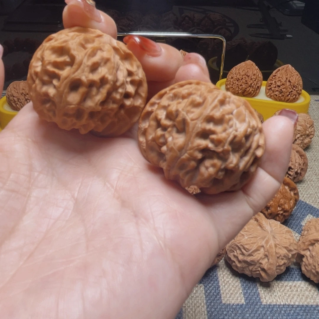 文玩核桃把件苹果园