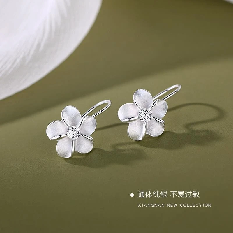 足银耳饰999纯银栀子花耳环耳钩气质爆款轻奢小众耳钉防过敏养耳
