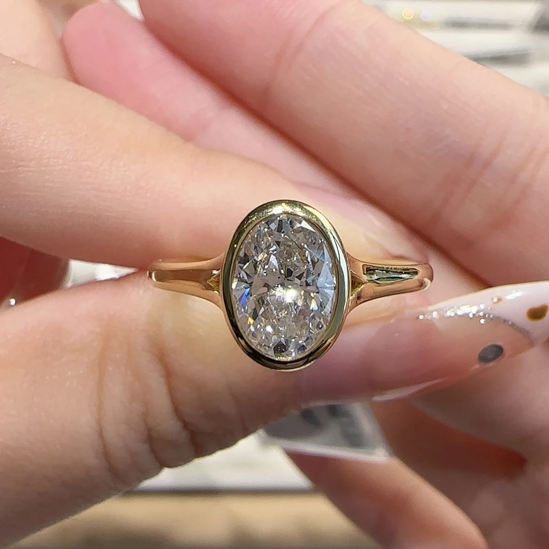 18K金镶嵌实验室培育钻石包镶椭圆1卡