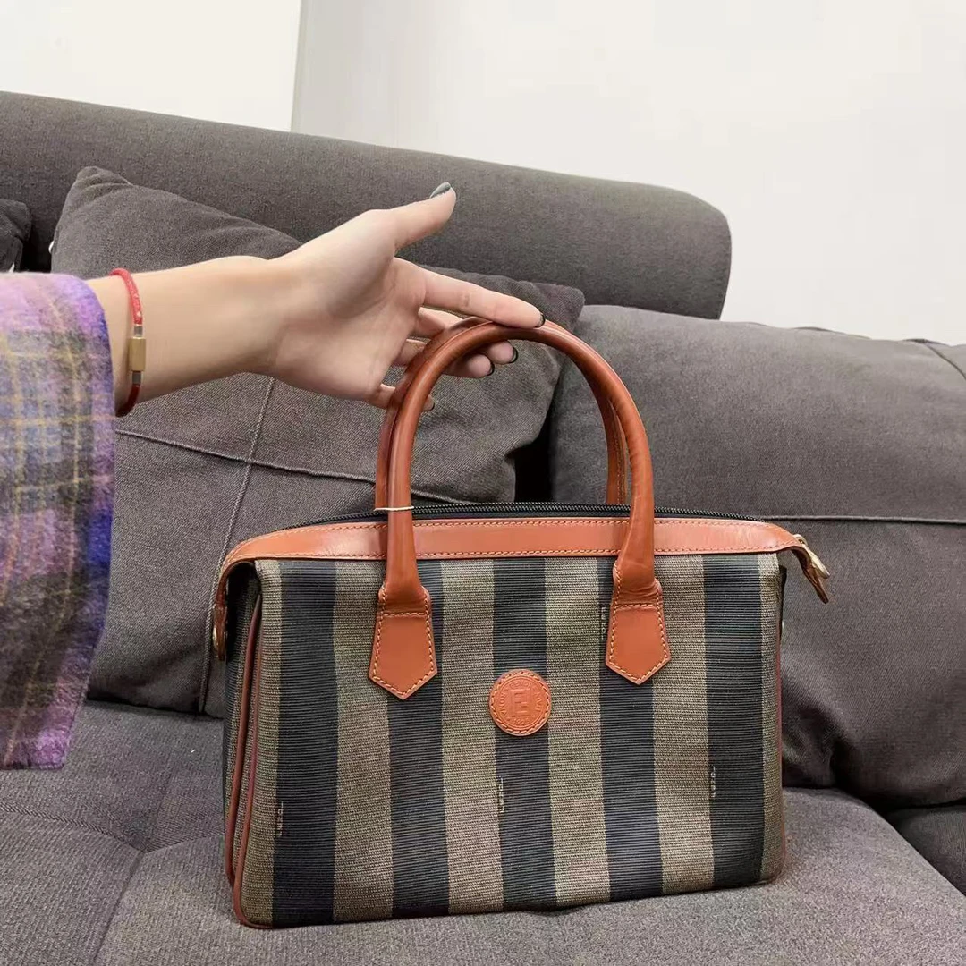95新 FENDI/芬迪 兔兔奢G专属/芬迪波士顿/240706121