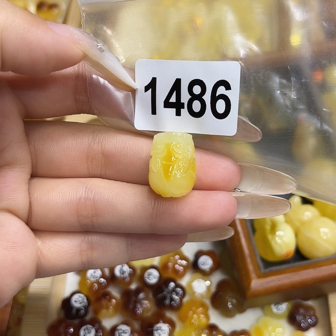 琥珀未镶嵌珠宝奇石