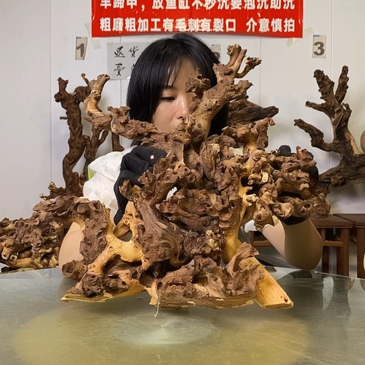 长***行香榧木金丝红木。摆件