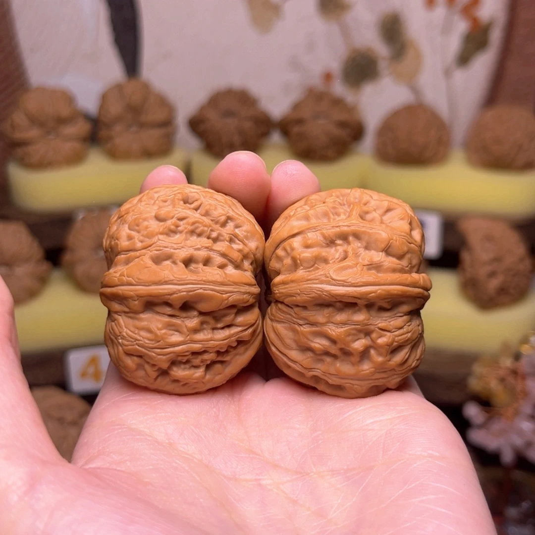 帕***头吊坠桃核元宝42闪78