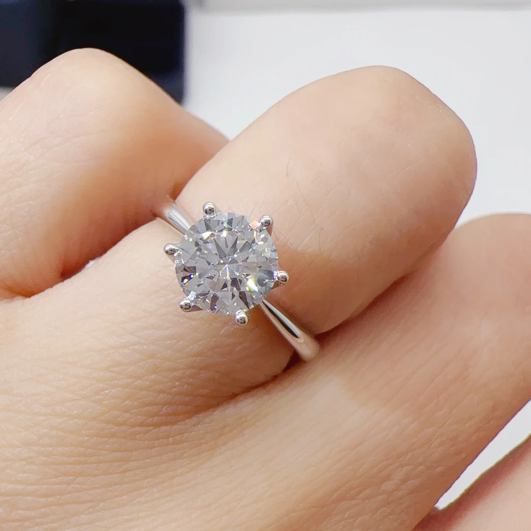 实验室培育钻石相拥六爪简约培育钻石戒指求婚钻戒礼物备婚