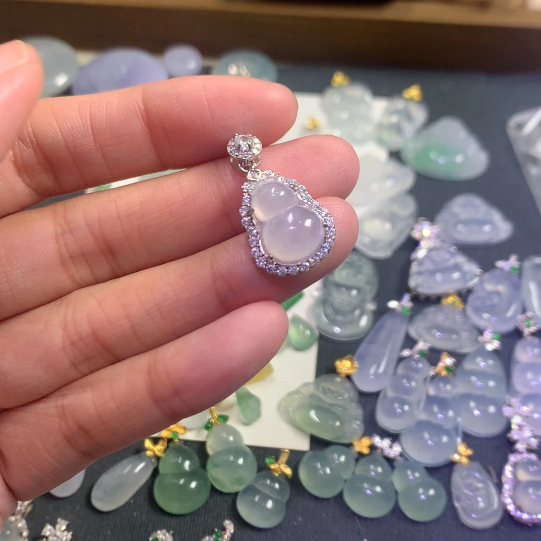 翡翠银S925镶嵌颈饰白冰葫芦