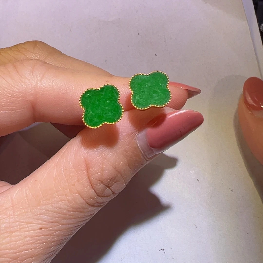 翡翠颈饰18K金镶嵌耳钉