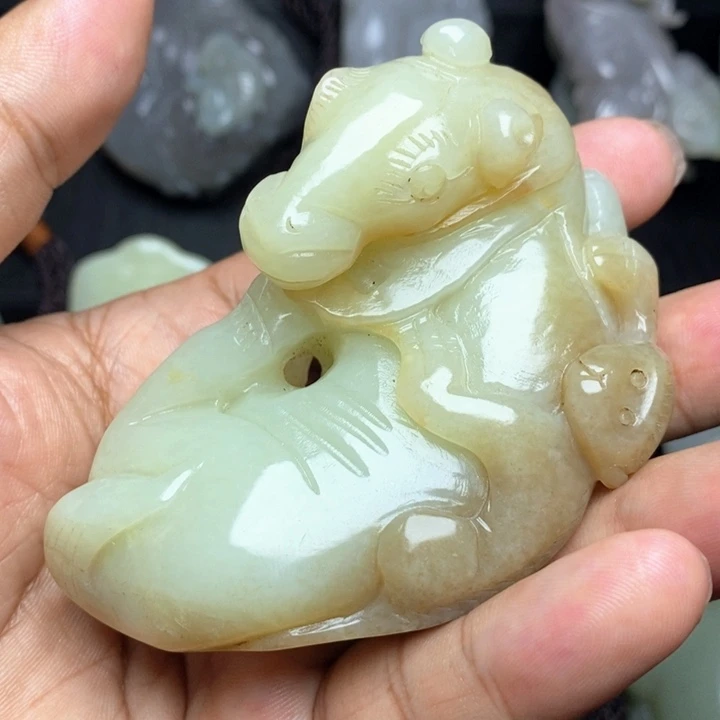 颈饰未镶嵌和田玉