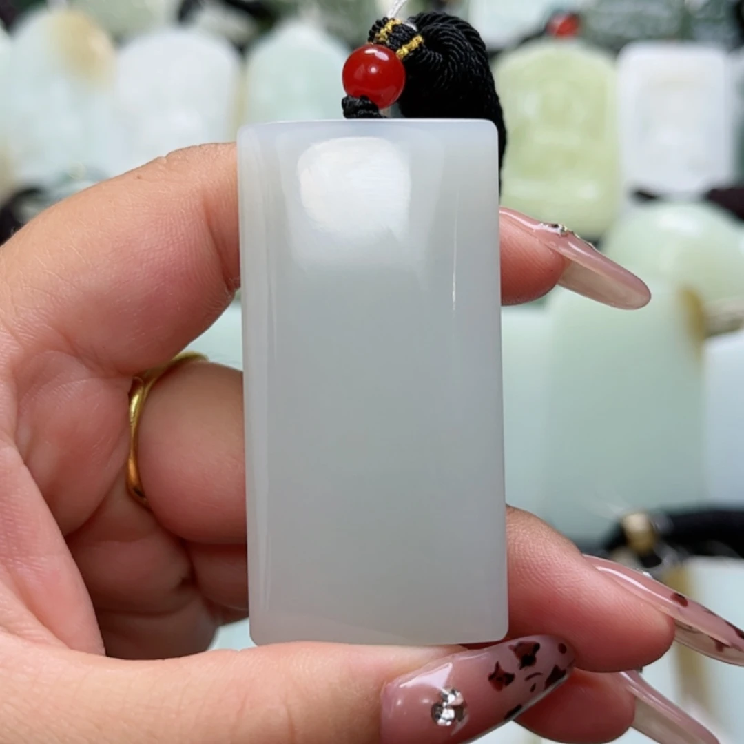 【闪购商品】颈饰未镶嵌和田玉（糖玉）