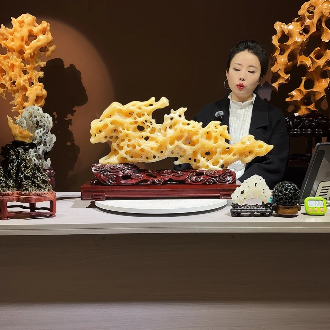 玉玲珑摆件，高39宽76