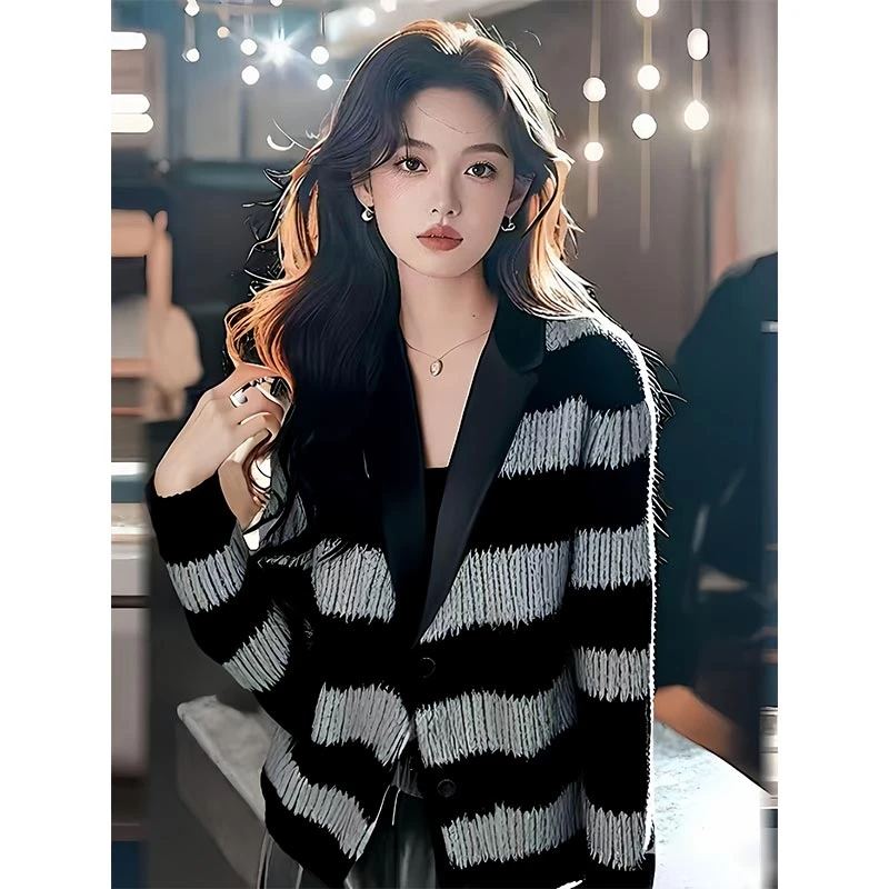 设计感灰色条纹毛衣外套女2025年春季新款韩版洋气短款针织开衫潮