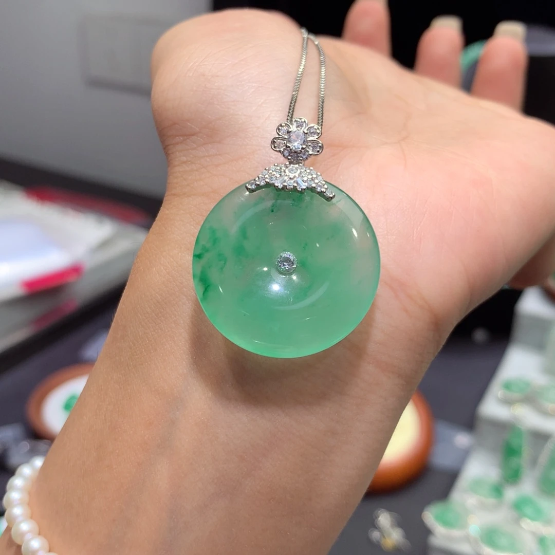 颈饰银S925镶嵌石英质玉（非洲翠）
