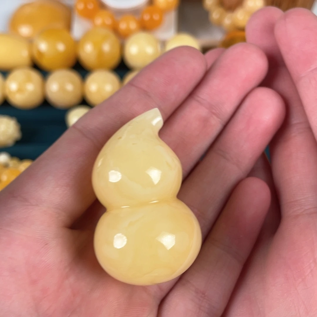 蜜蜡裸石未镶嵌葫芦