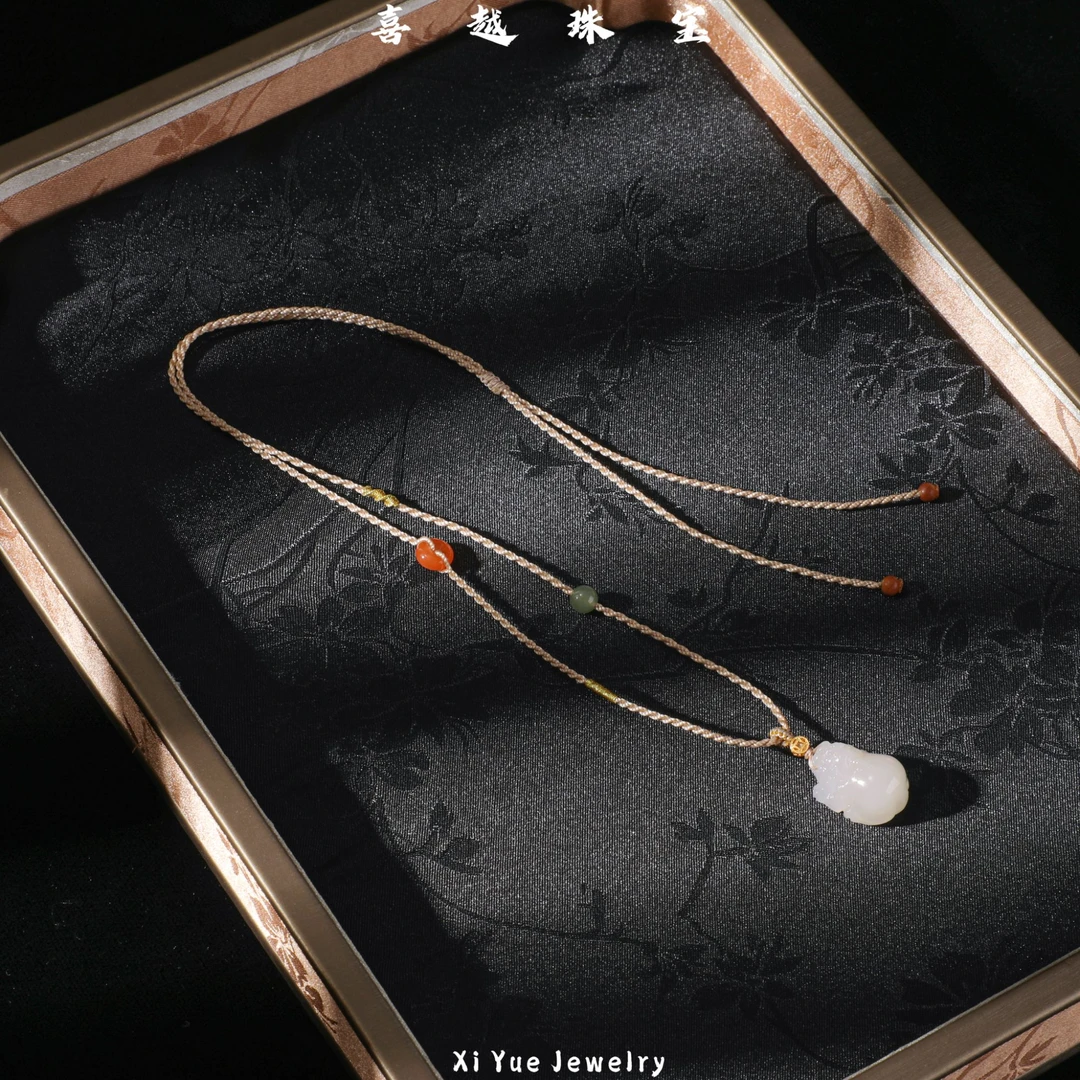 喜越珠宝 18k金配件 冰藕粉厚装貔貅吊坠21*15.5*11.6（和田玉）