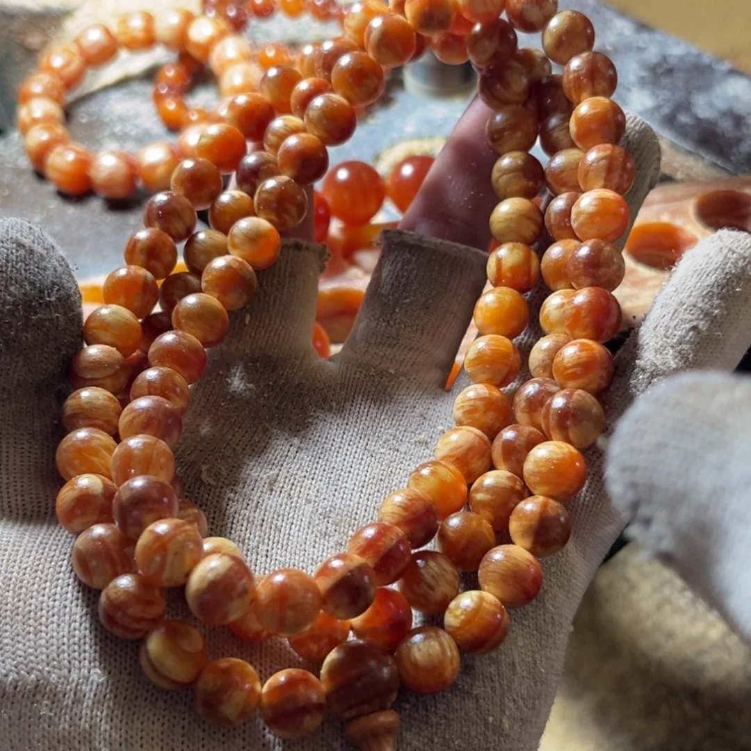 用***6松木（琥珀木）手串/手链1.0.108透一些的