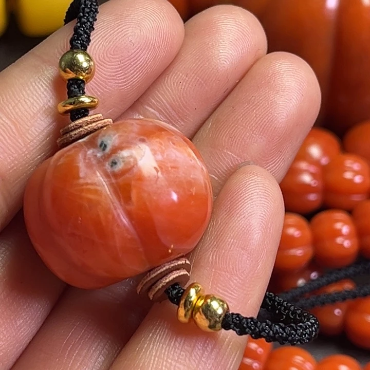 颈饰琉璃蒙*姐琉璃………..