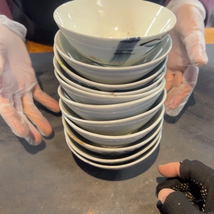 小***毅瓷片拾六家的瓷器瓷器