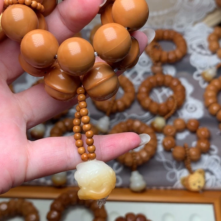 猴头核桃吊坠正圆光珠手捻大醒狮