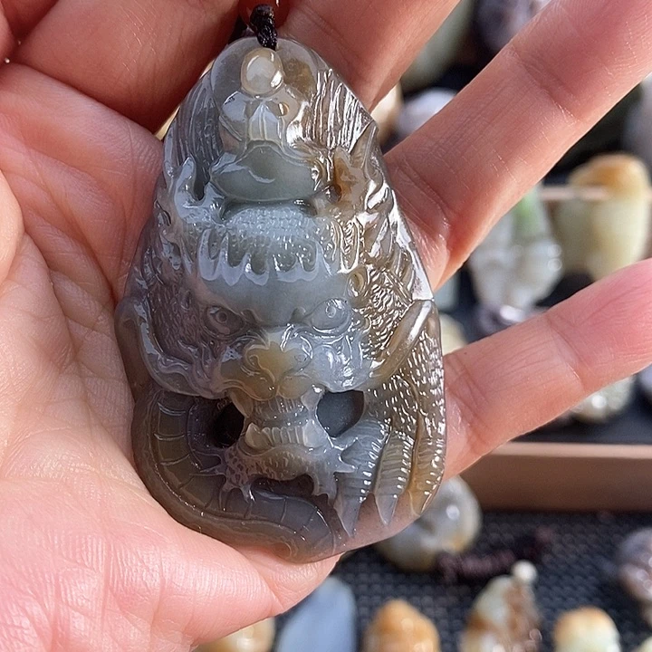 颈饰未镶嵌和田玉（糖玉）