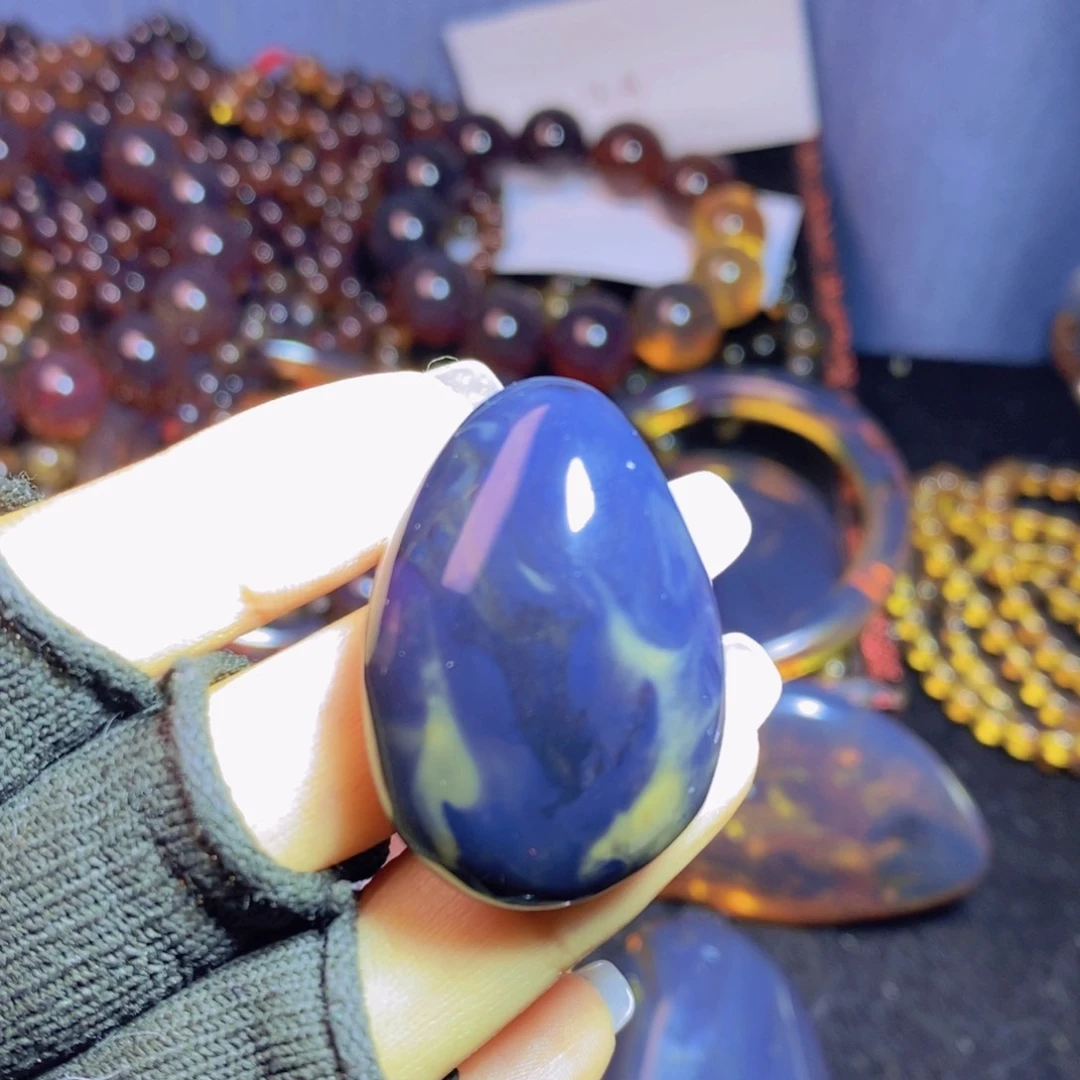 未镶嵌琥珀裸石珀