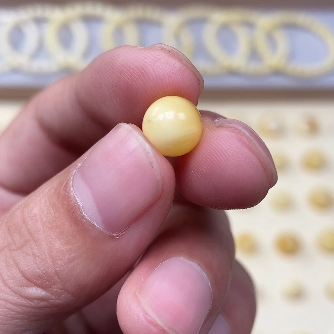 琥珀未镶嵌裸石8.7mm